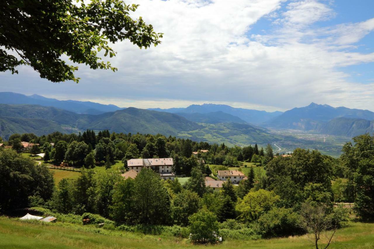 Ai Spiazzi Hotel Mezzocorona Luaran gambar